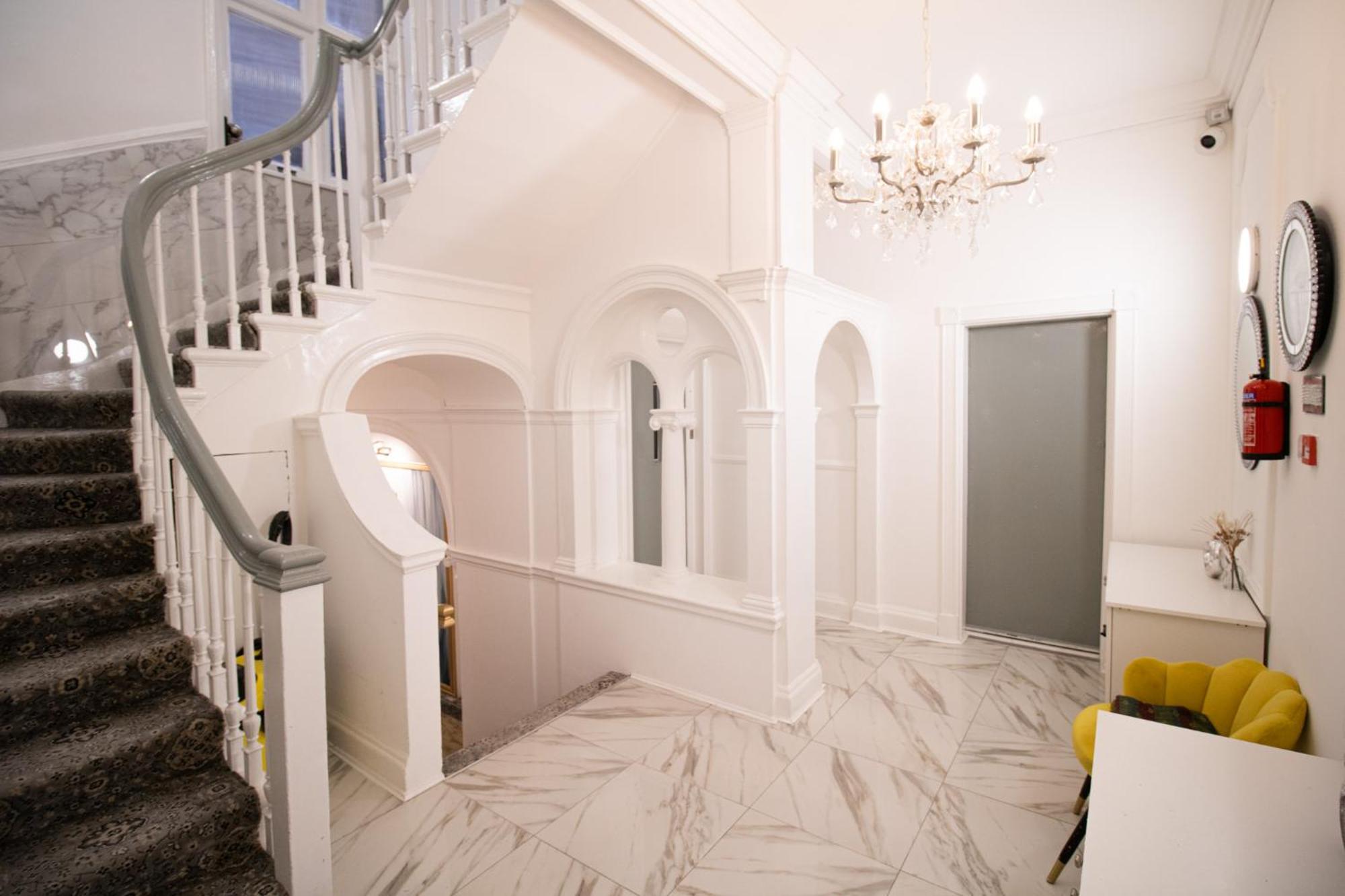 Spacious Studio Apartment On Oxford Street 9Gc Londyn Zewnętrze zdjęcie