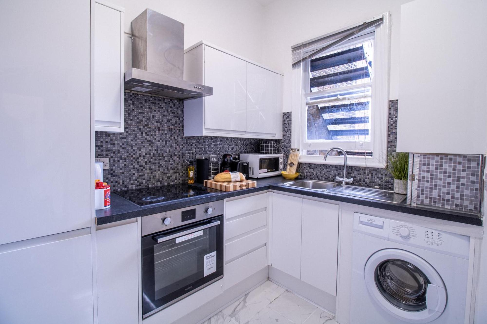 Spacious Studio Apartment On Oxford Street 9Gc Londyn Zewnętrze zdjęcie