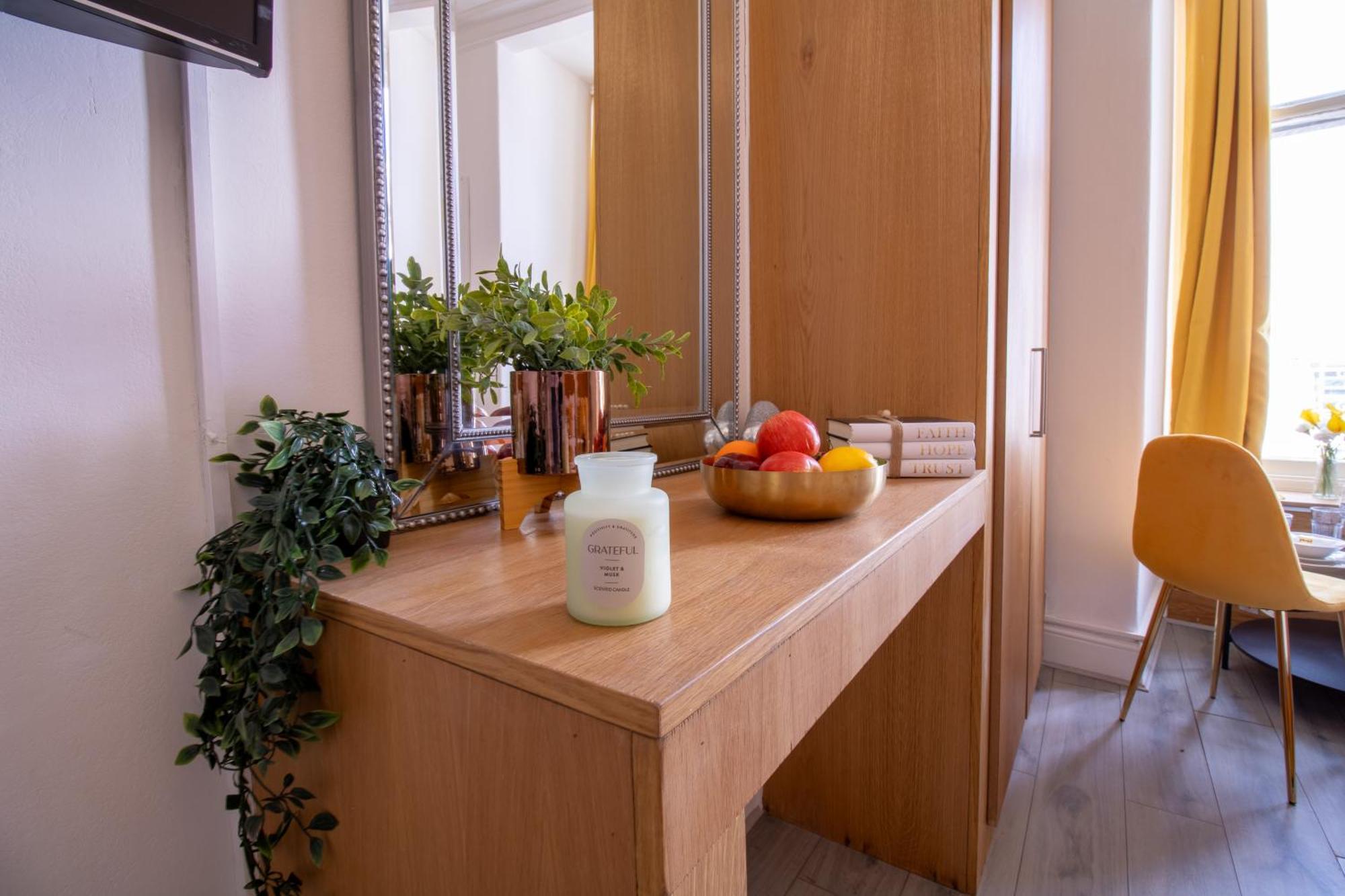 Spacious Studio Apartment On Oxford Street 9Gc Londyn Zewnętrze zdjęcie